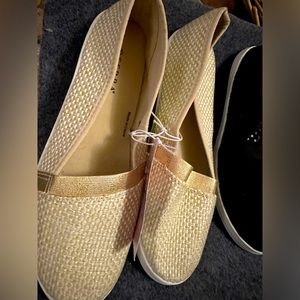 Ladies A-Line Memory Foam Shoes - Size 8